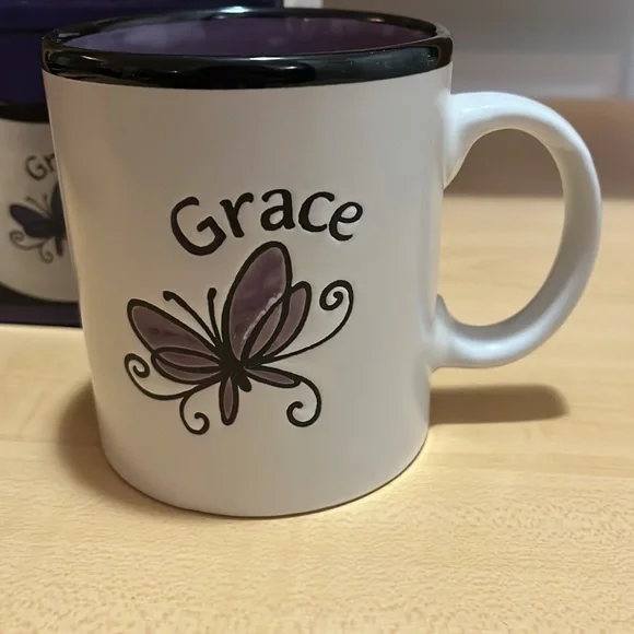 Purple grace mug with butterfly - Picture 3 of 3